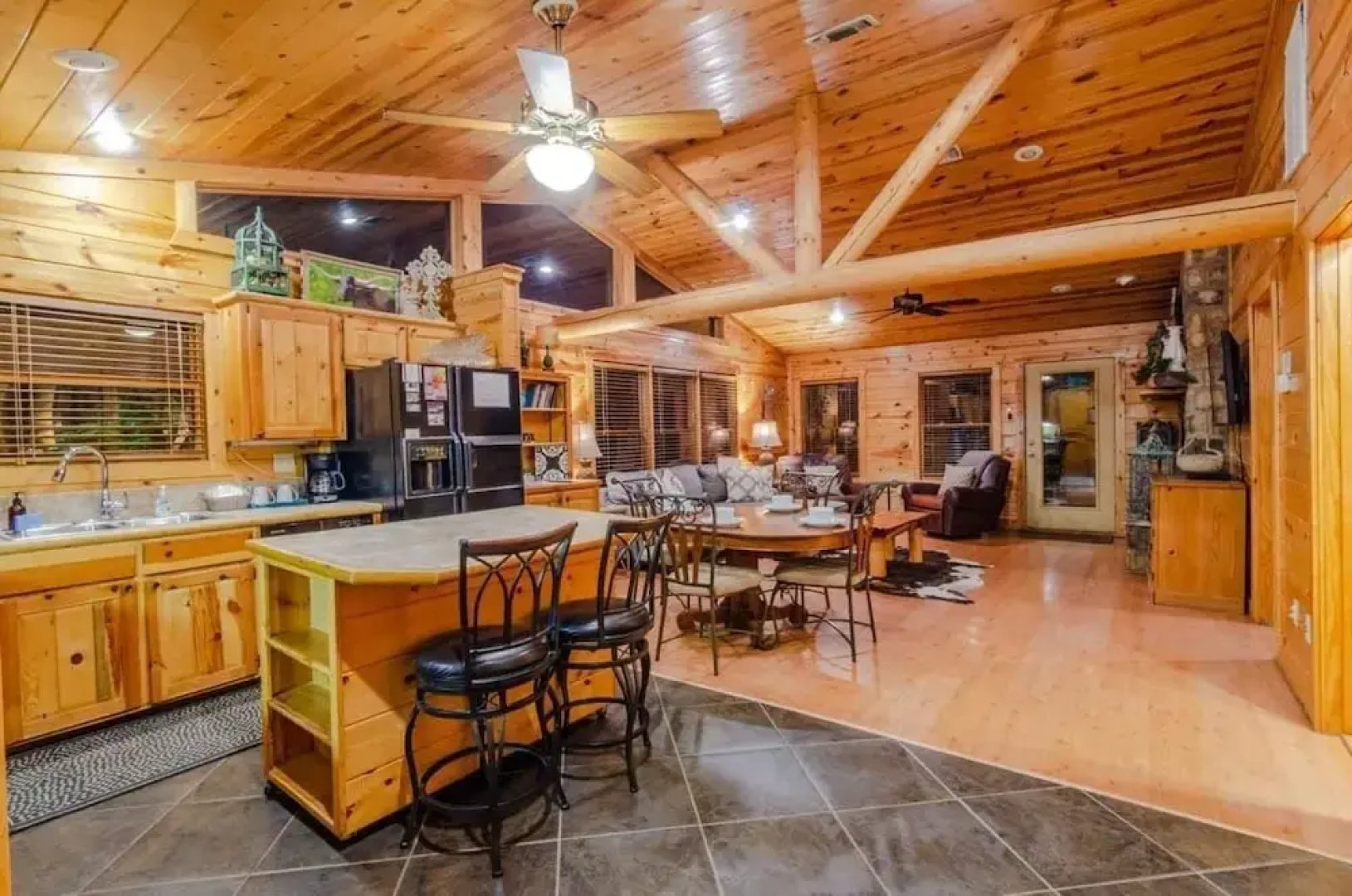 Crooked Pine Cabin With Swing and Hot Tub on the Deck by Redawning