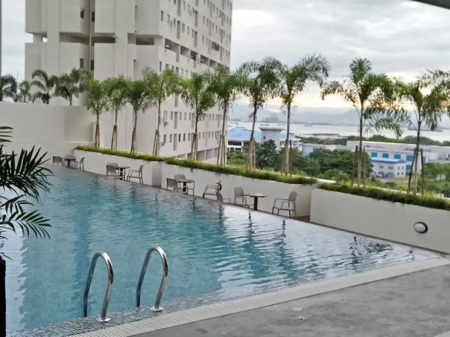 Georgetown Sea View Suite