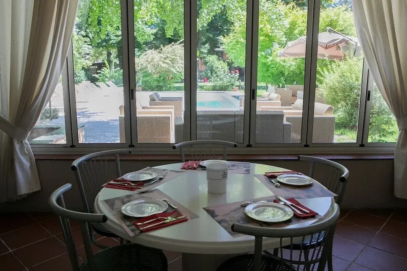 Hotel Milano Pool & Garden