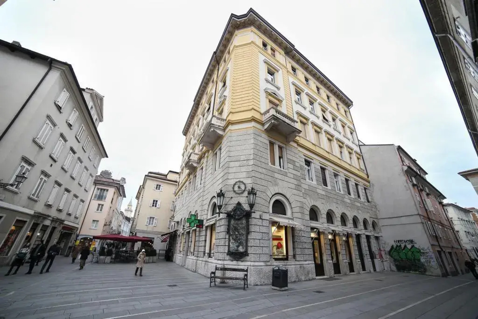 Navigando Rooms  Apartments