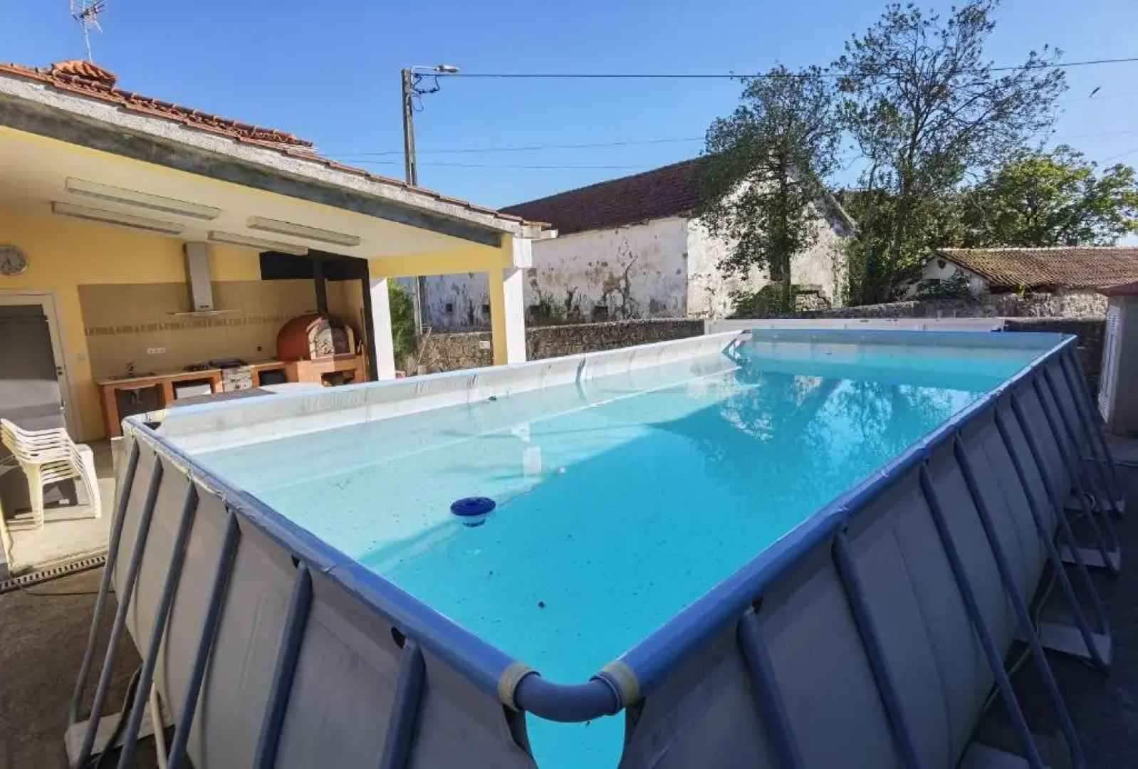 Fernandes House
