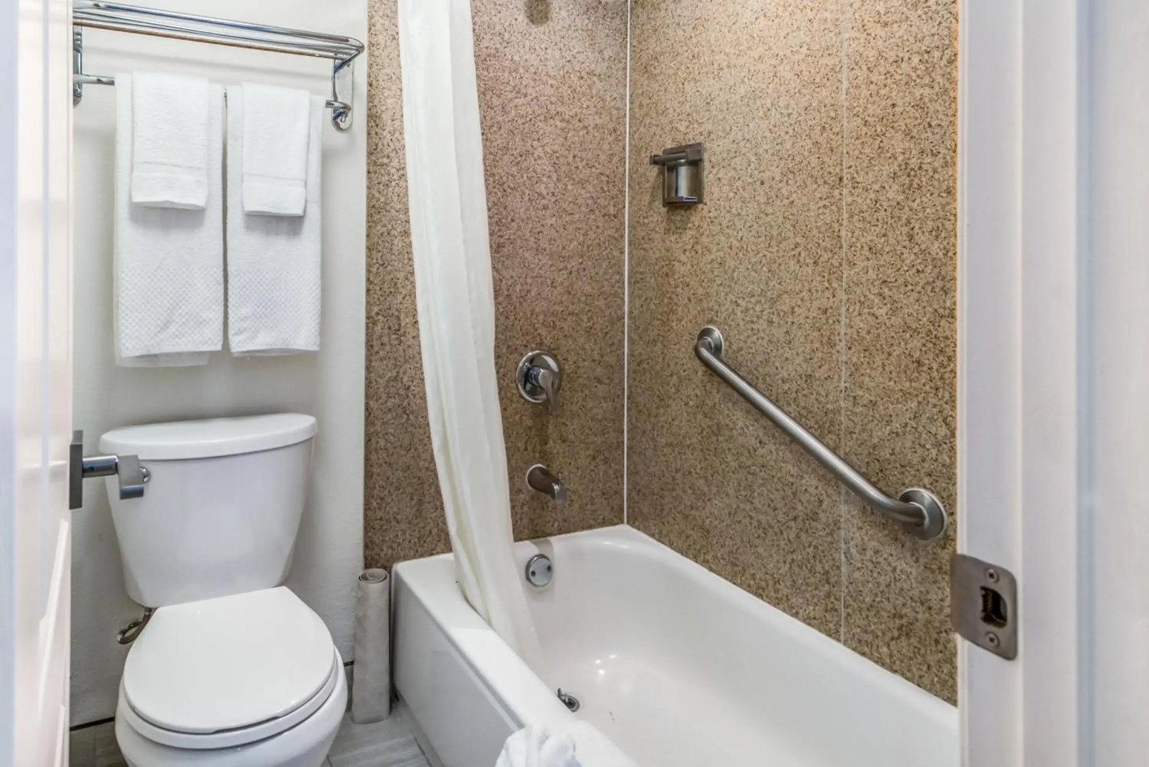 Inn at 50 at Long Beach Convention Center