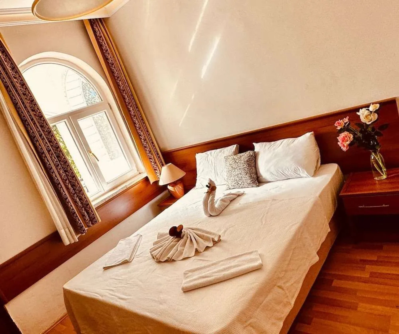 Felicity Hotel & Bungalows