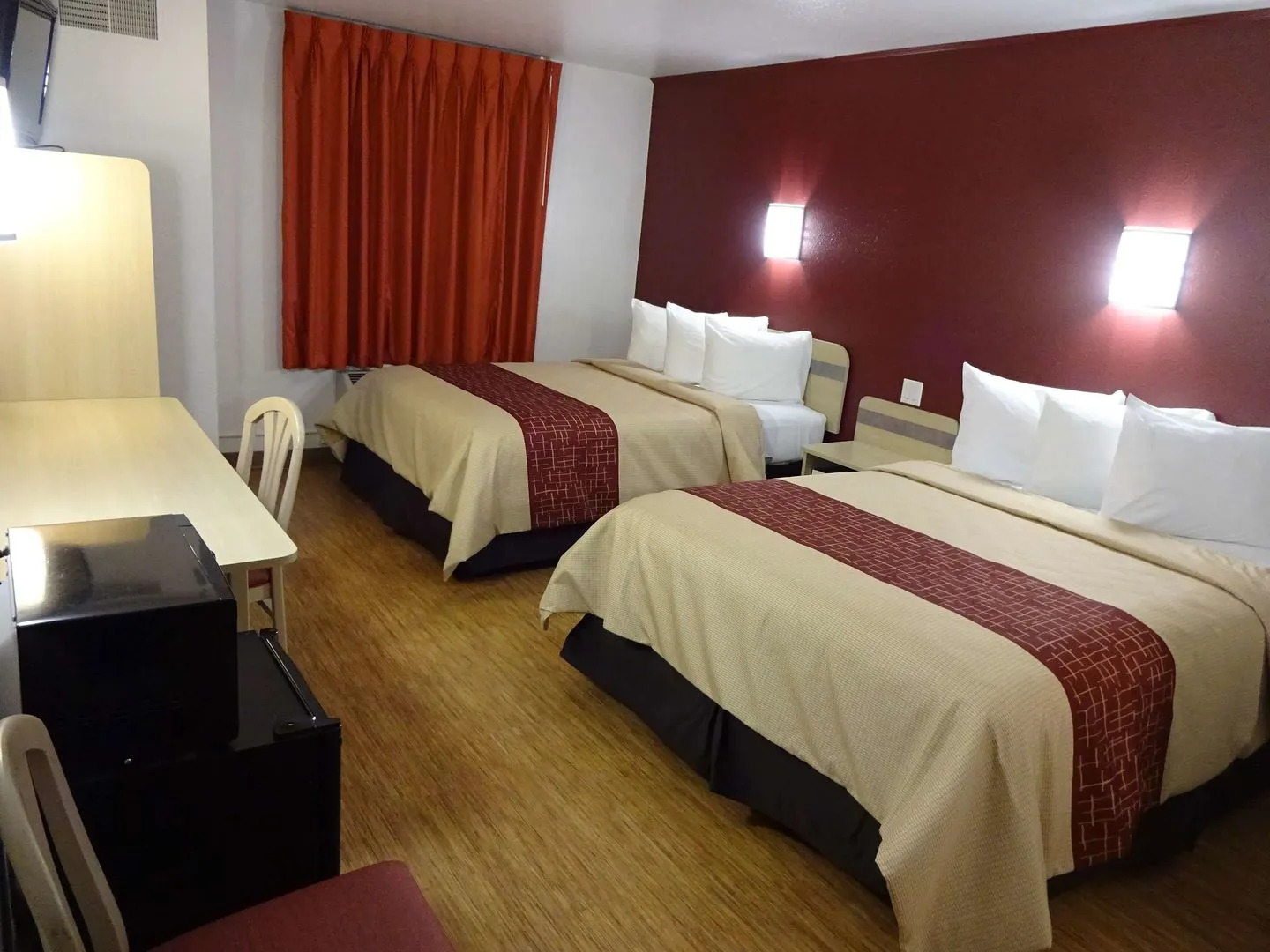 Seasons Inn Traverse City