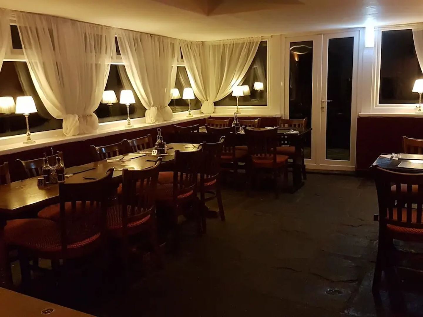 Cross Oak Inn