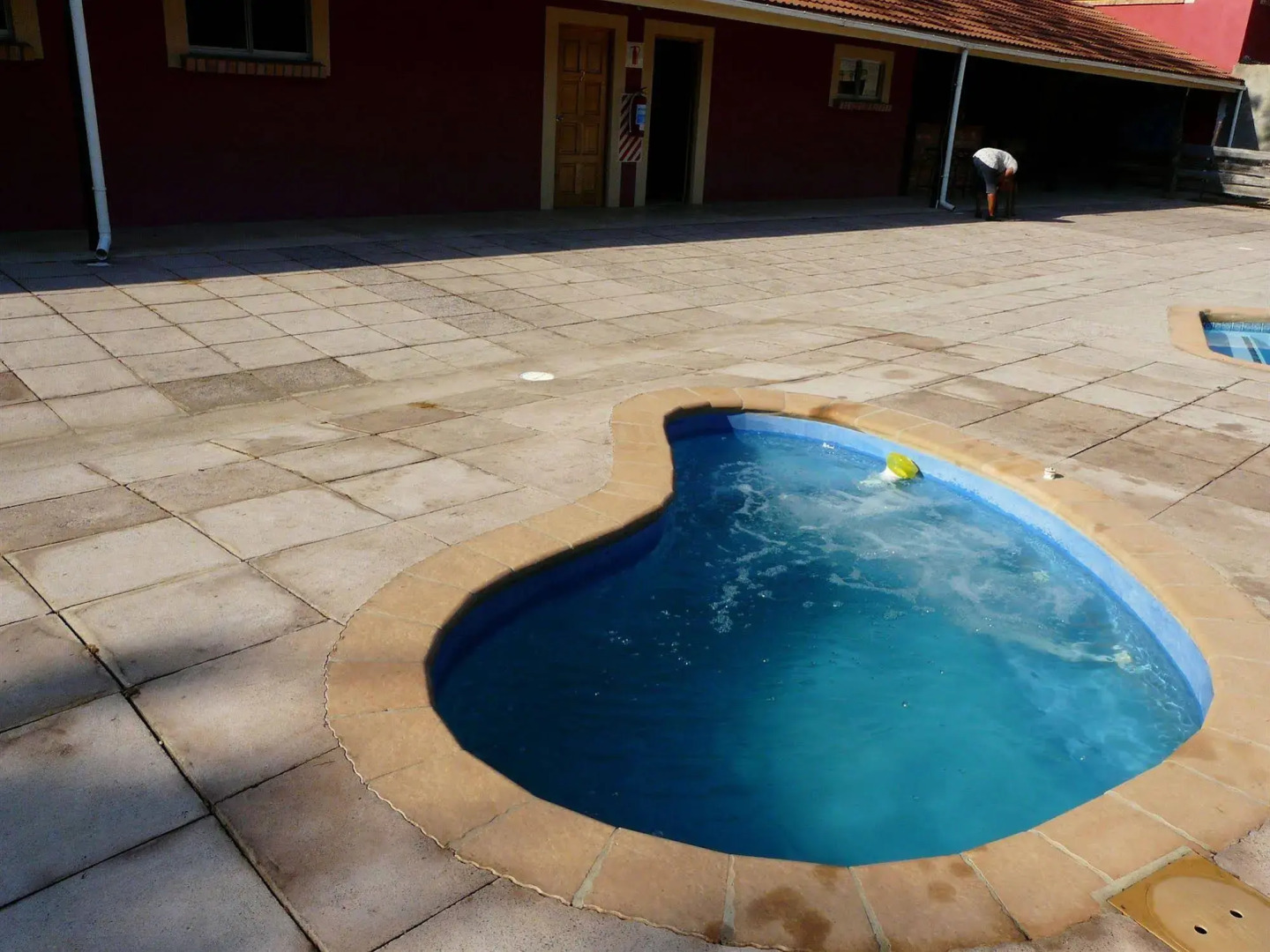 Flamboyant Lodge & Restaurant