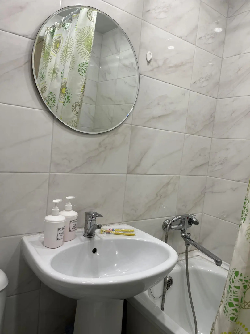 Loyal'ь (Лояль) на улице Октябрьской Революции