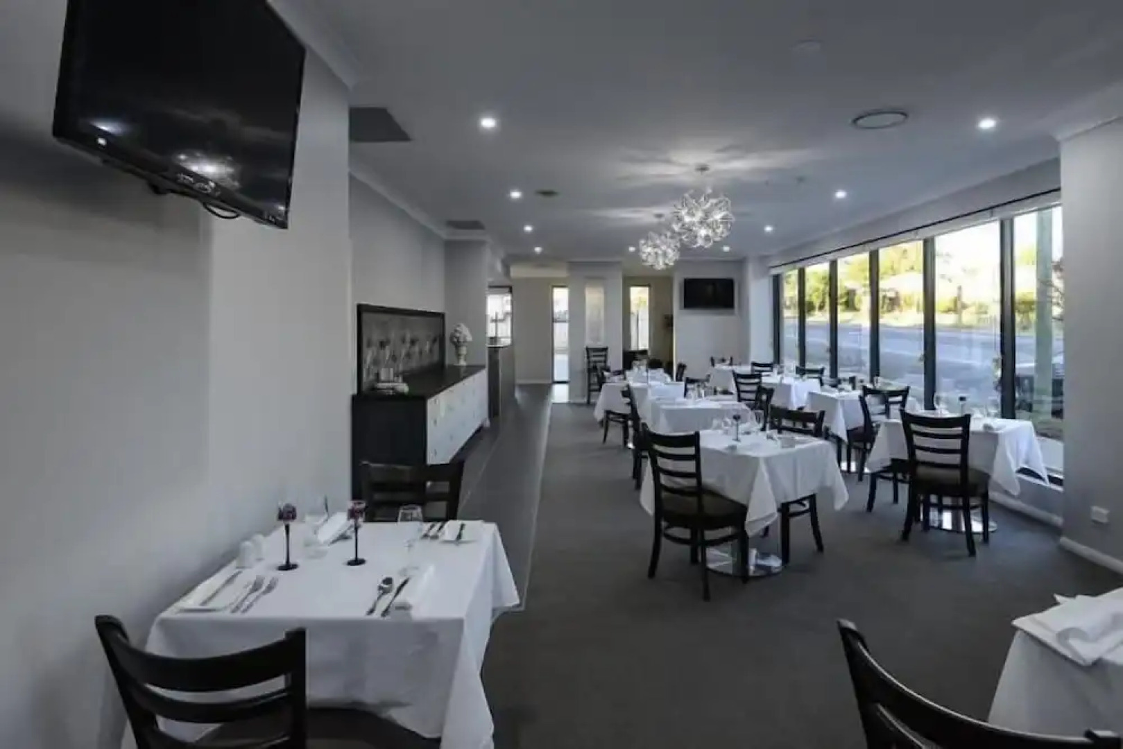 Aastro Dish Motor Inn