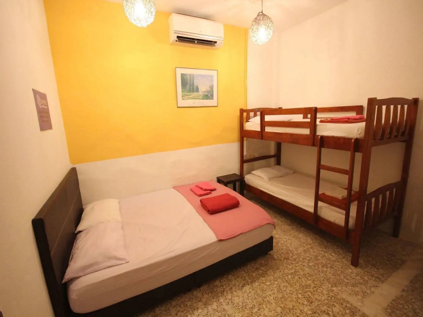 Cocoa Mews Cafe & Homestay - Hostel
