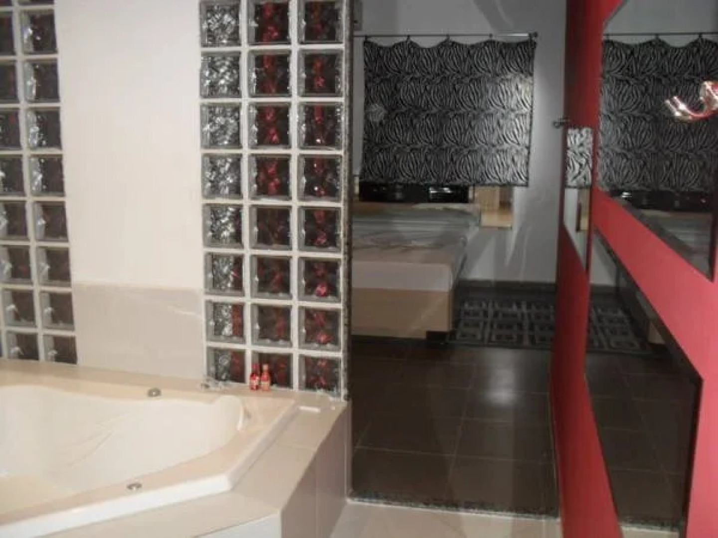 Kamiss Motel (Только для взрослых)