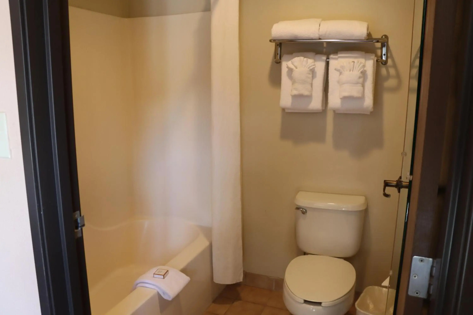 Sagebrush Inn & Suites