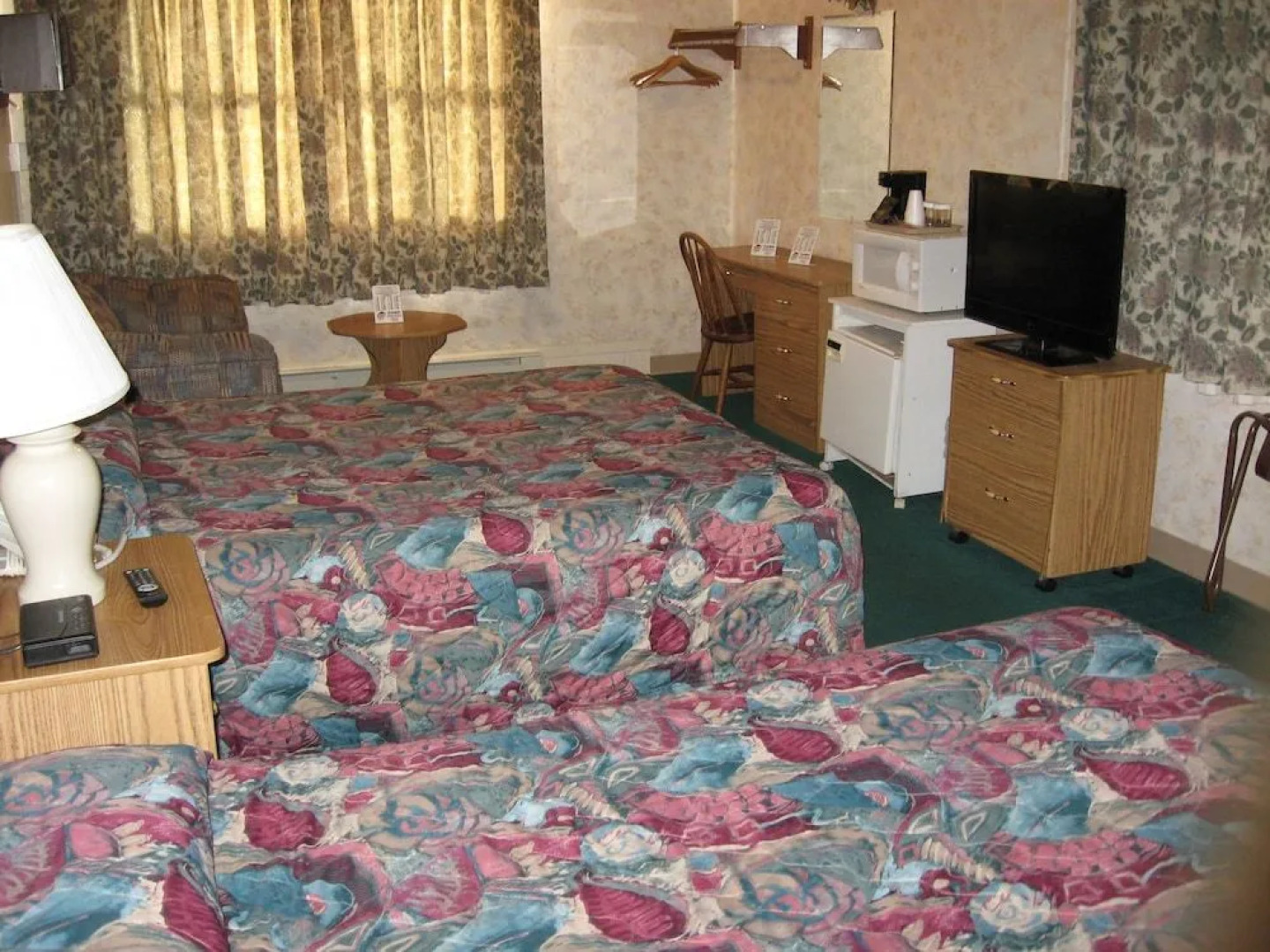 Glacier Gateway Plaza