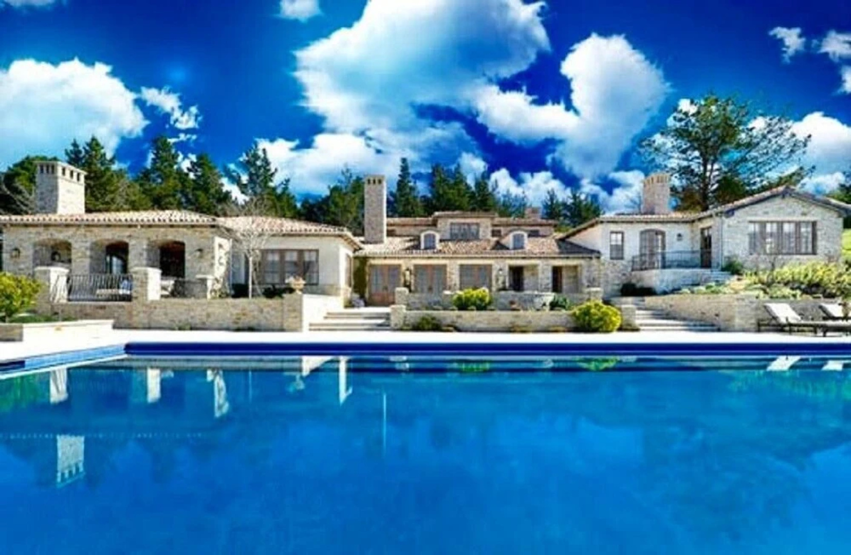 Chateau D' Renaitre - Carmel-By-The-Sea