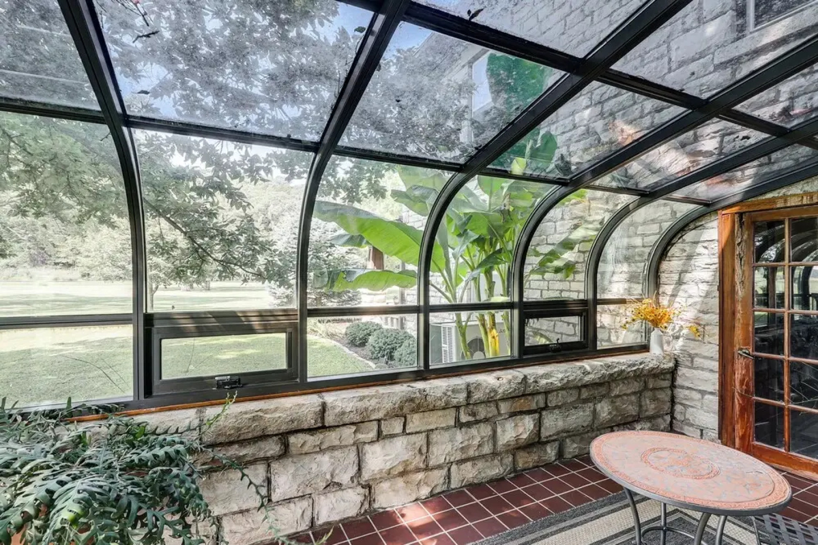 Pet-friendly Home: Grill & Fire Pit in Manhattan