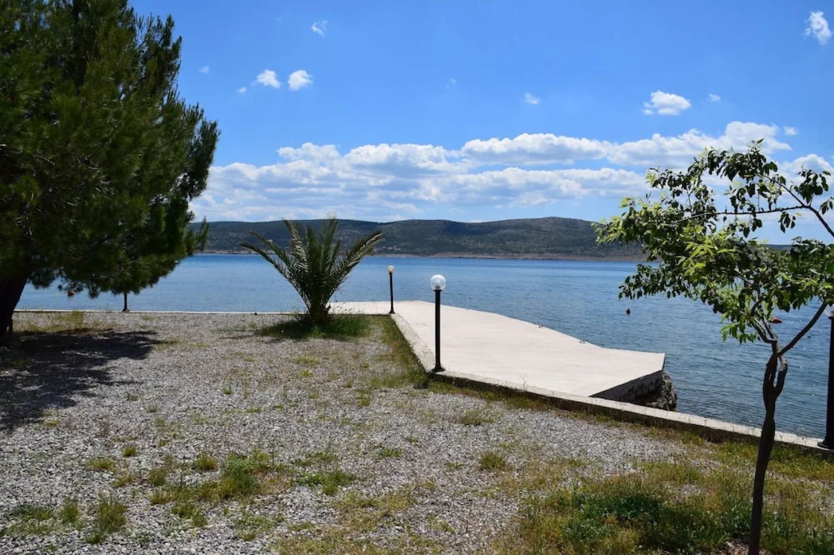 Apartments and rooms Marko