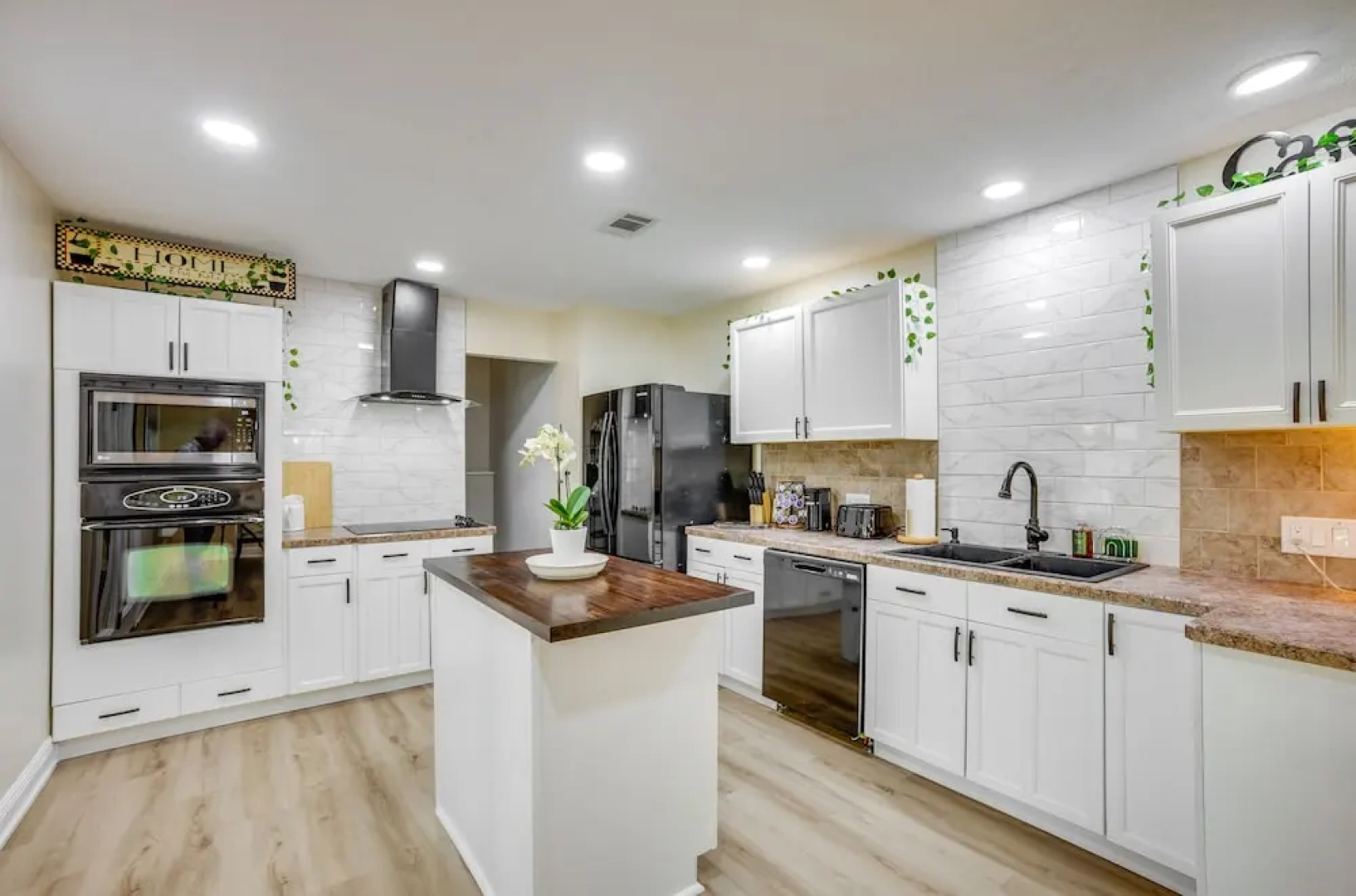 Backyard, Deck & Fire Pit: Conroe Getaway