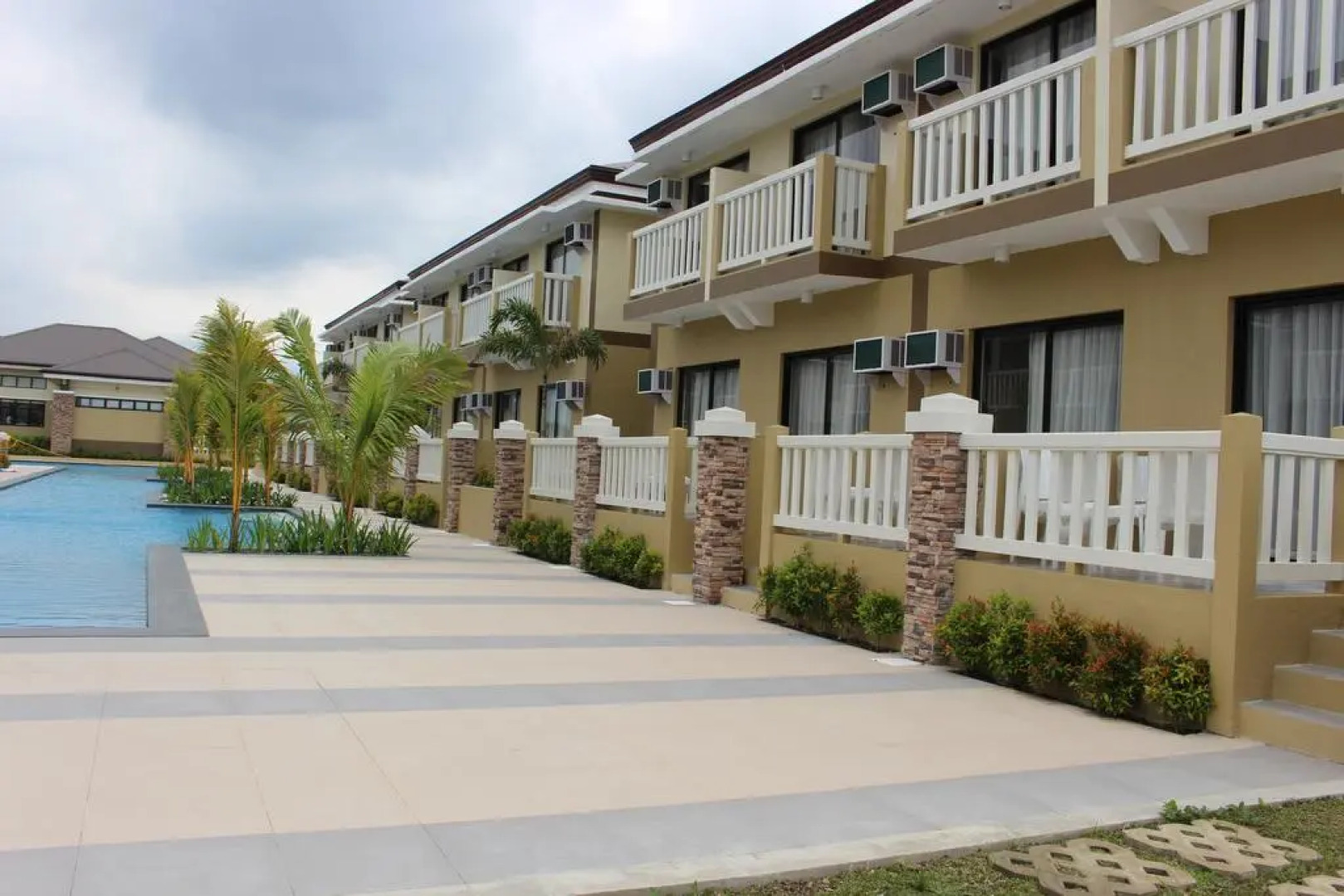 Aquamira Hotel & Resort