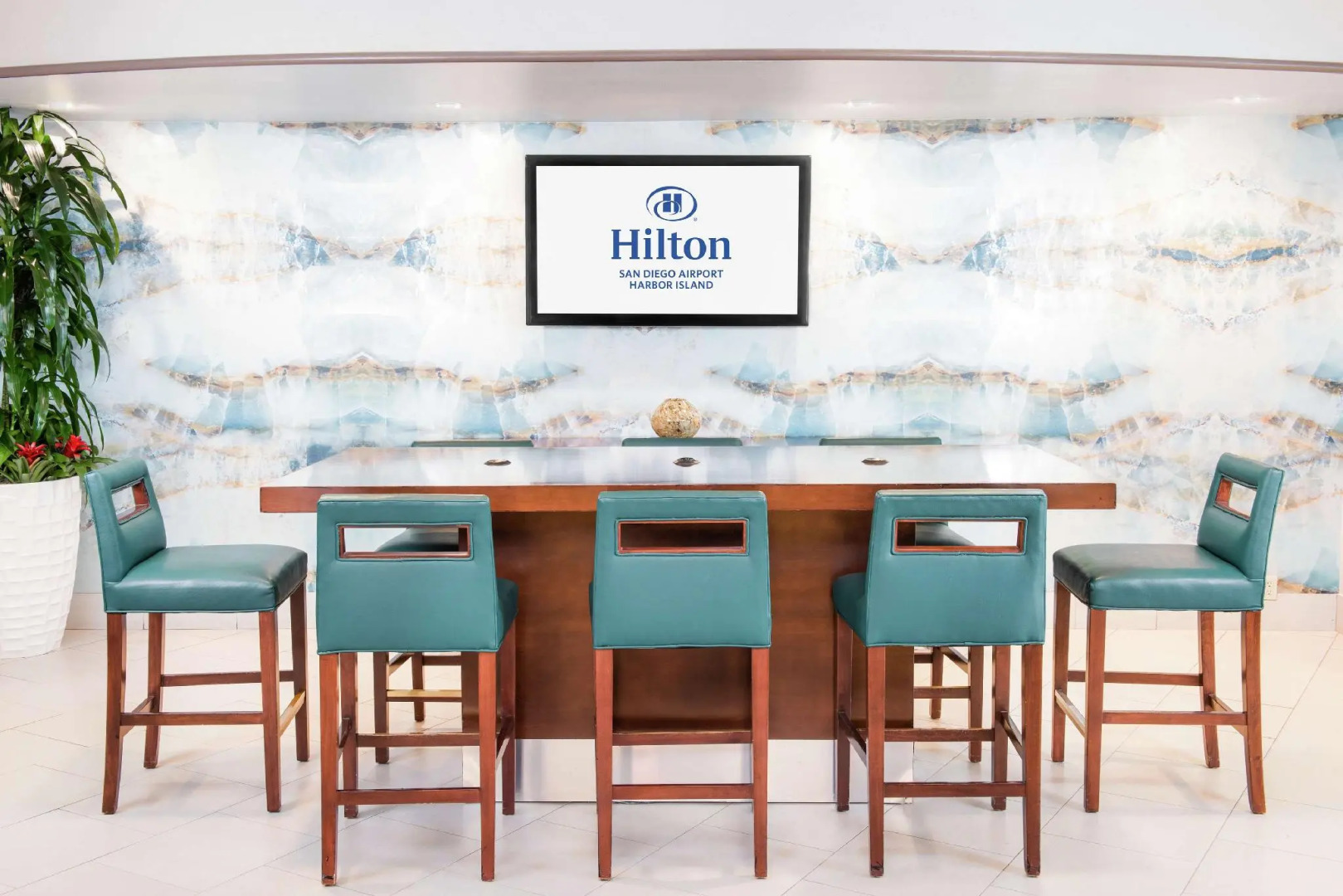 Hilton San Diego Airport/Harbor Island