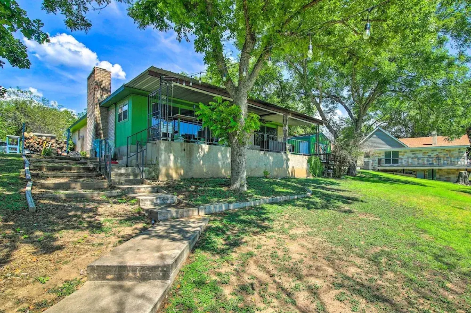 Vibrant Kingsland Retreat w/ Waterfront Views