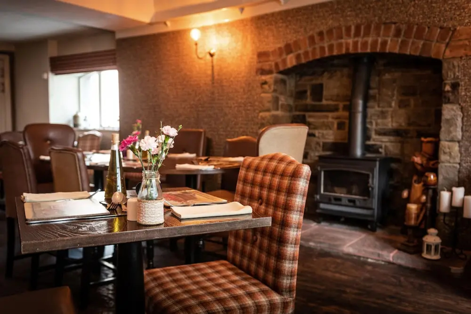 Maypole Inn