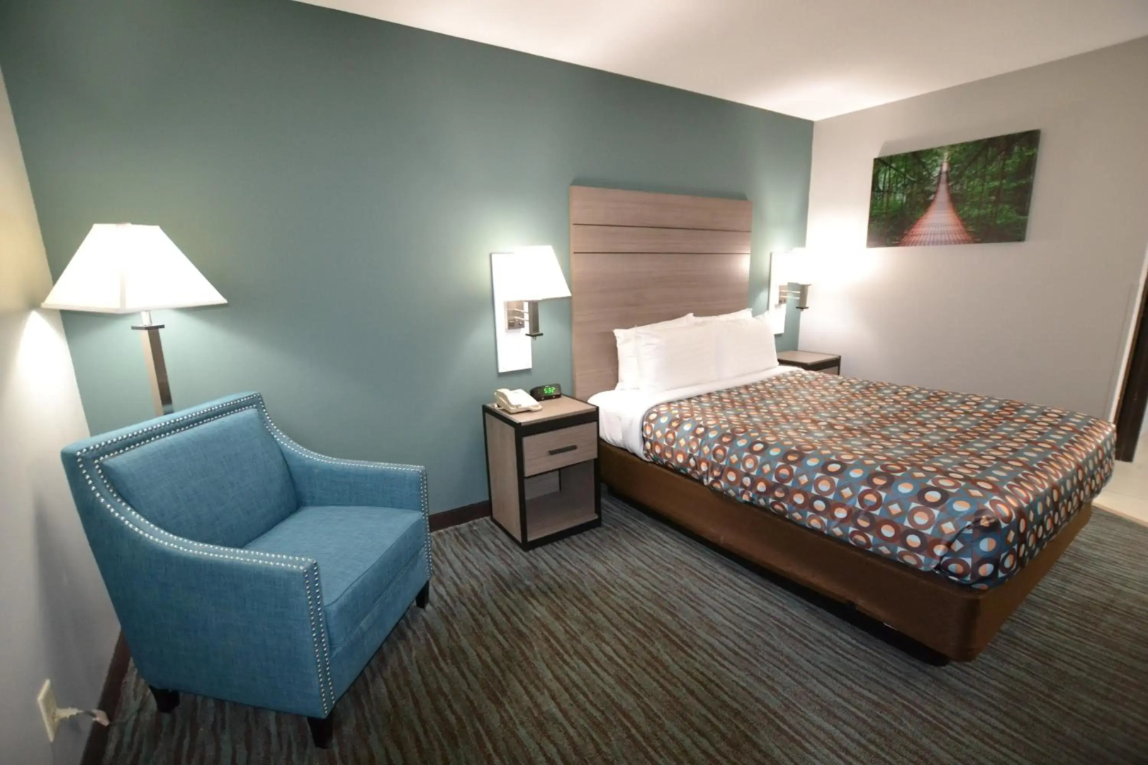 Countryside Inn & Suites