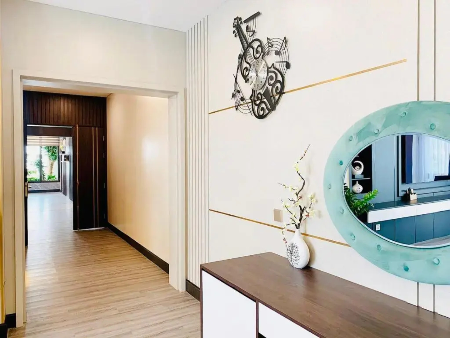 Diamond Hotel Van Đon