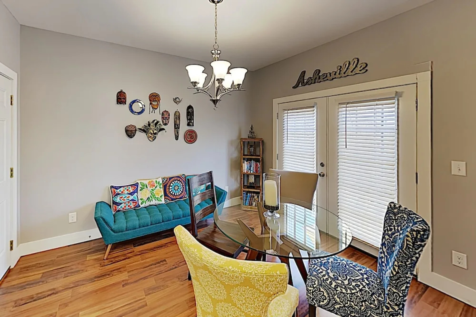 New Listing! New-build , Near Downtown 5 Bedroom Home