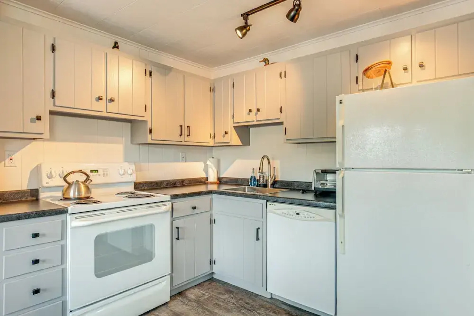 'northwood Tours Escape' w/ Boat Dock Access!