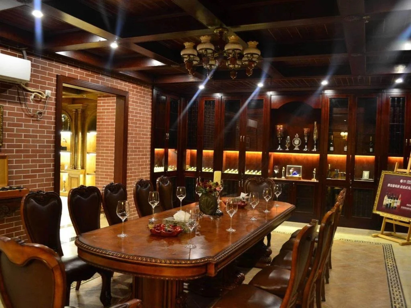 Junding Huayue Hotel