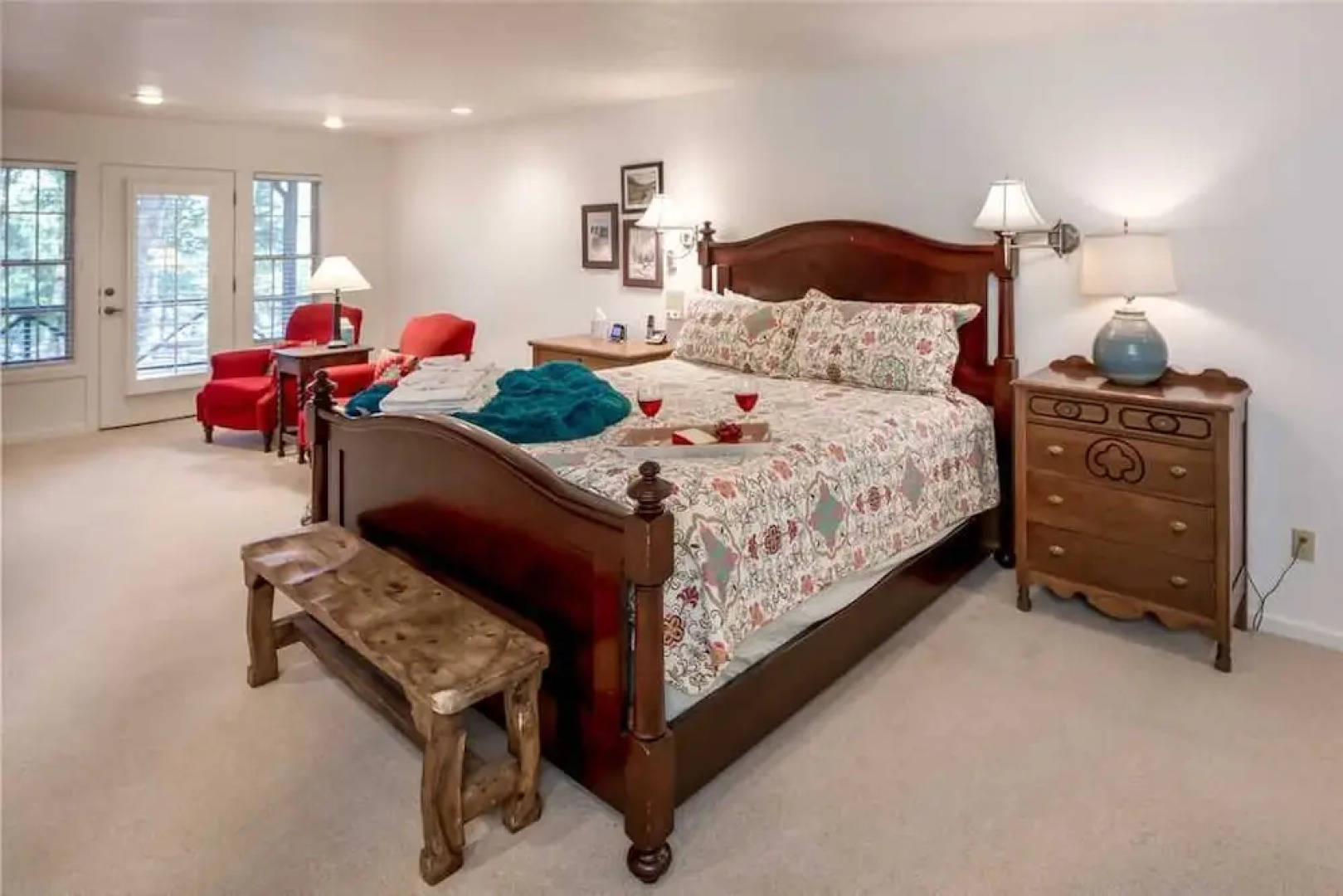 Hill Top Mountain View - Four Bedroom Cabin with Hot Tub