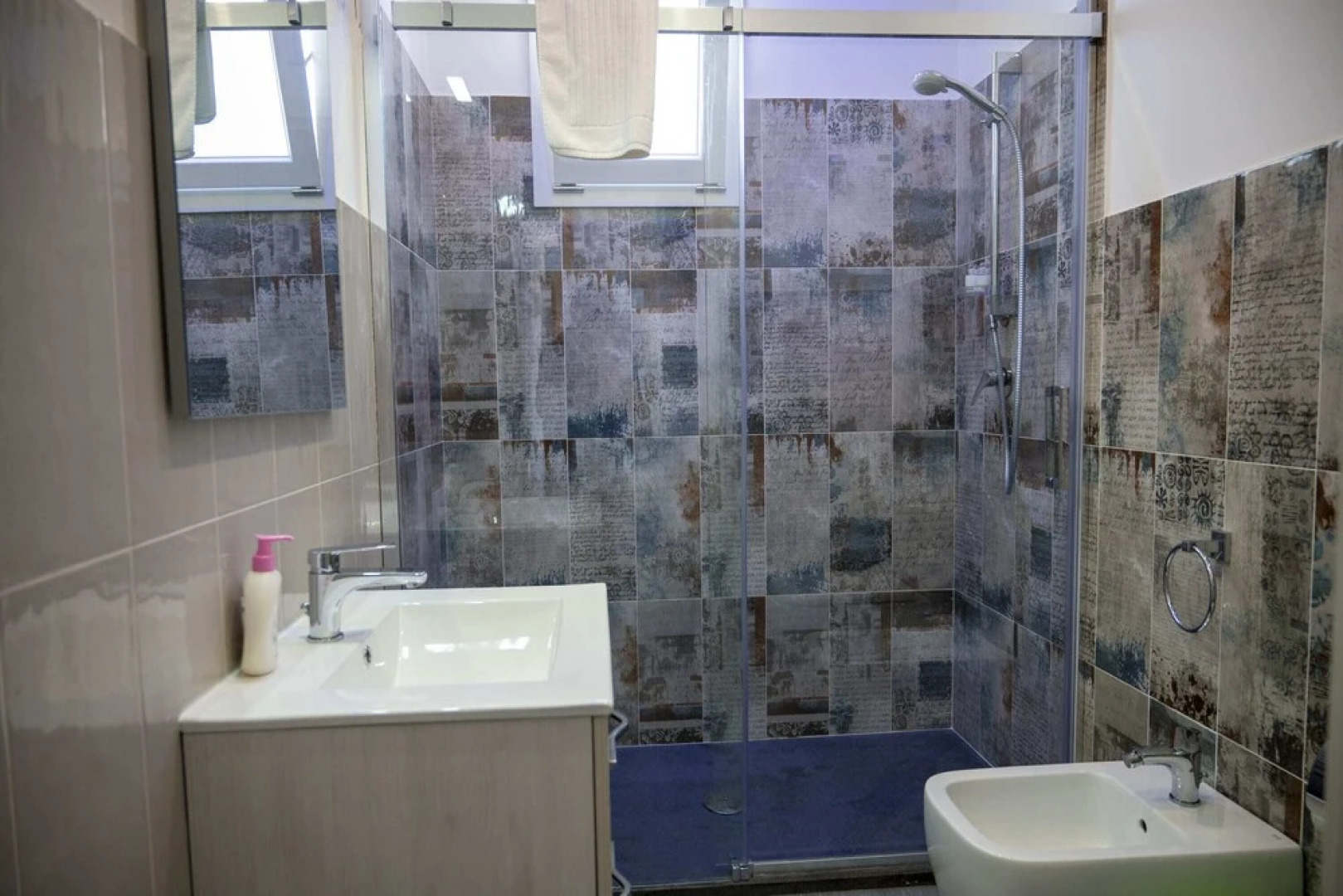 Zircone Apartment On Sea Shore