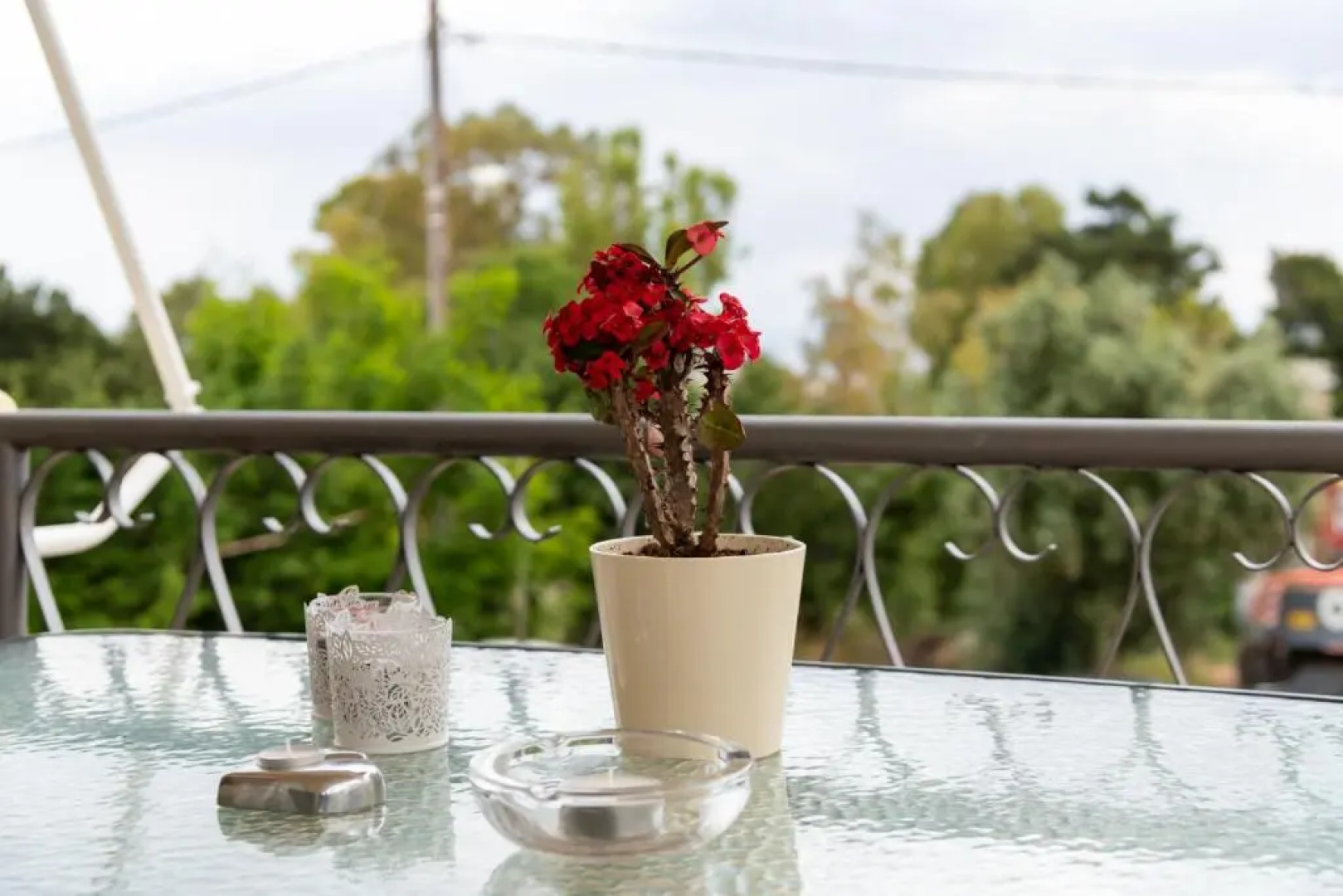 Rose's House (Near Airport)