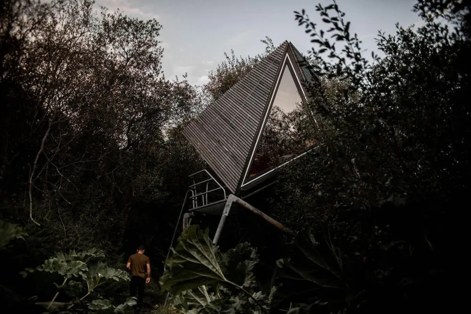 K3 Kudhva Treehouse Cabin in Tintagel