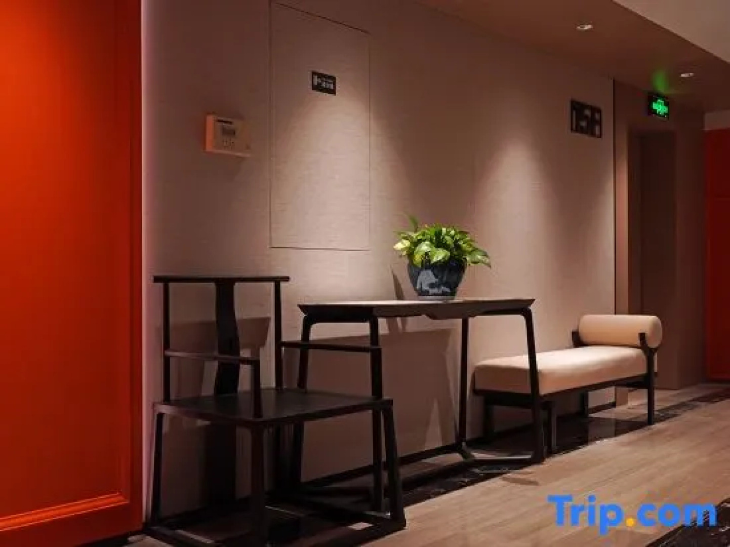 Zhaotong Purple Light Hotel