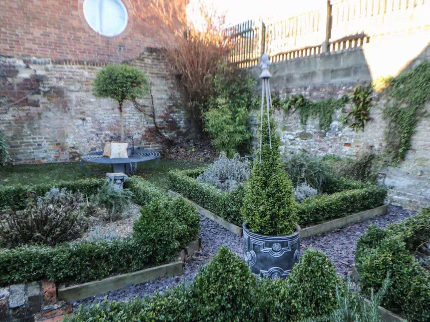 The Old Clock Makers