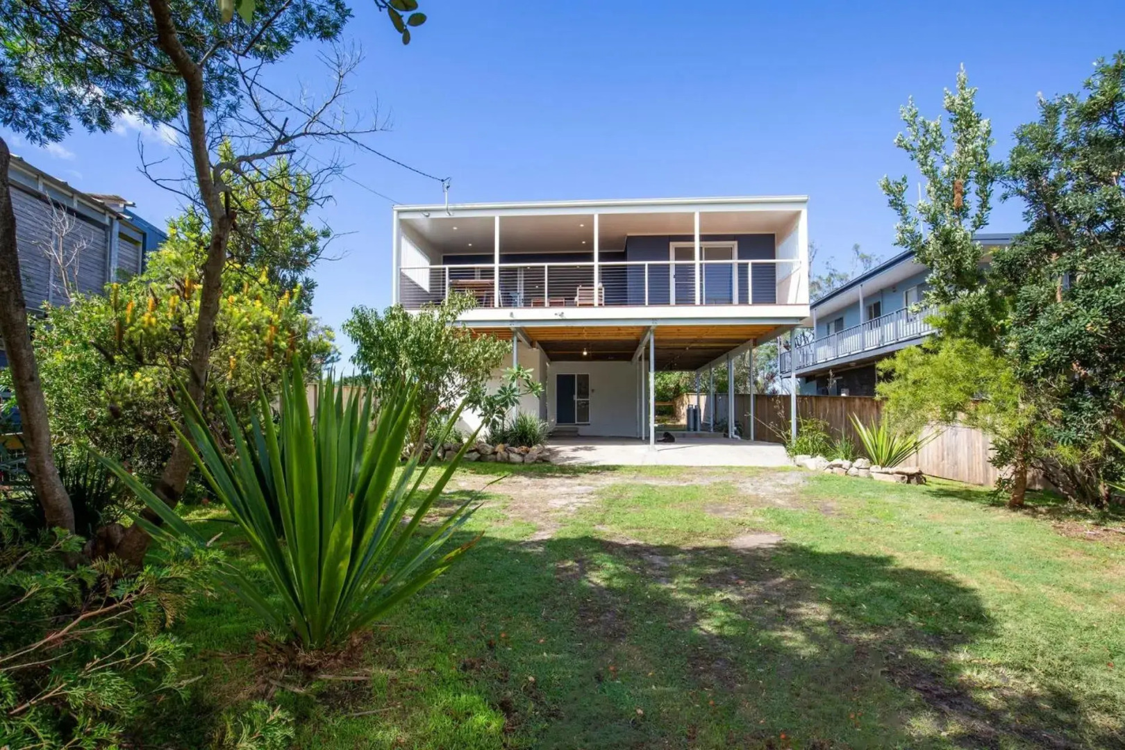 Beach Comber at Currarong - Pet Friendly - 5 Mins Walk to Currarong Rockpools