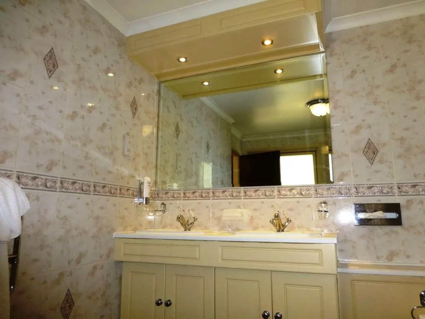 The Bridge House Hotel