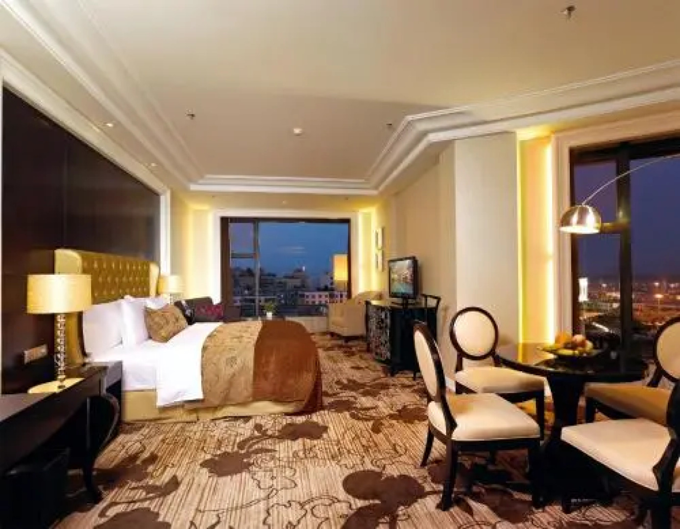 Days Hillsun & Suite