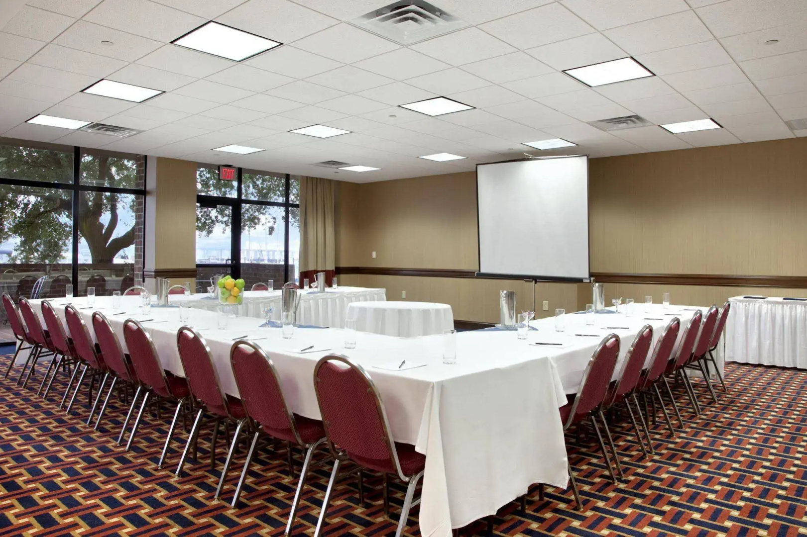 DoubleTree by Hilton New Bern Riverfront