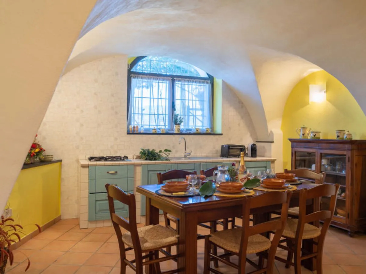 Apartment Giallo Vasia