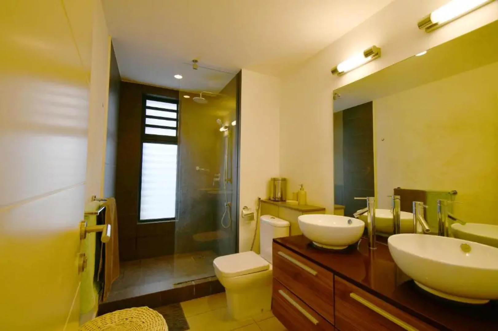 Azuri Ilea 37 with private Garden