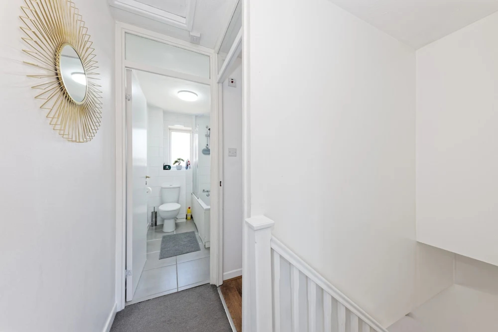 Lovely 2-bed House in Kent - Parking Available