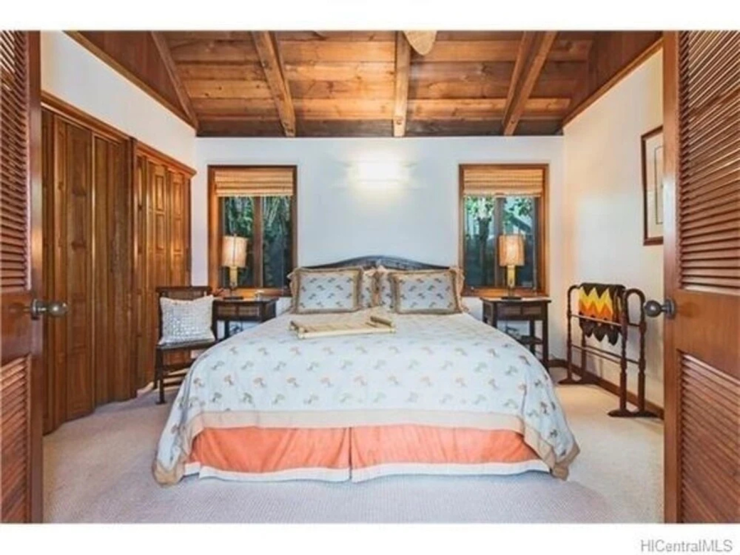Blue Mahina At Sunset Beach 4 Bedroom Home by RedAwning