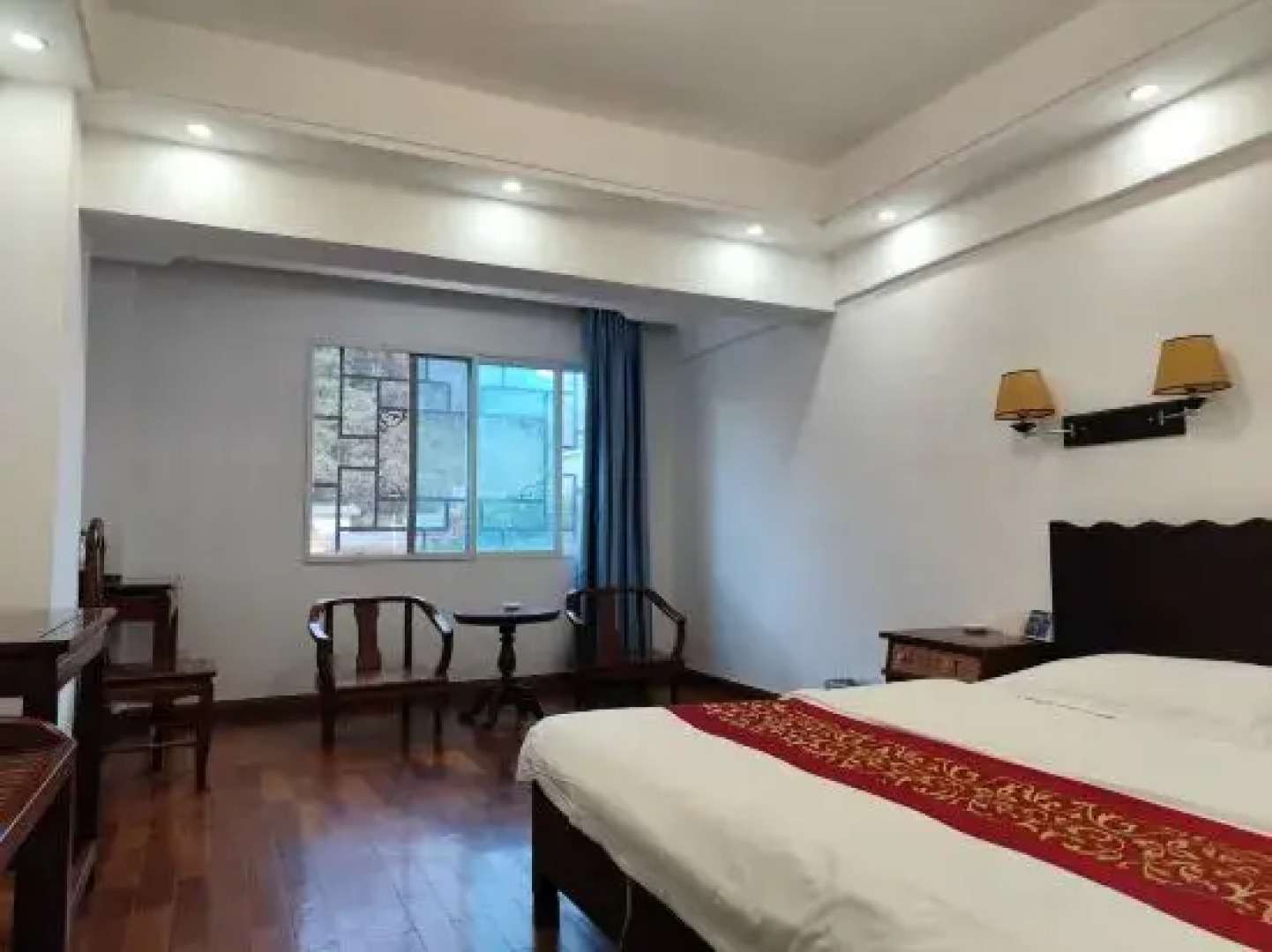 Molonglo South Hotel