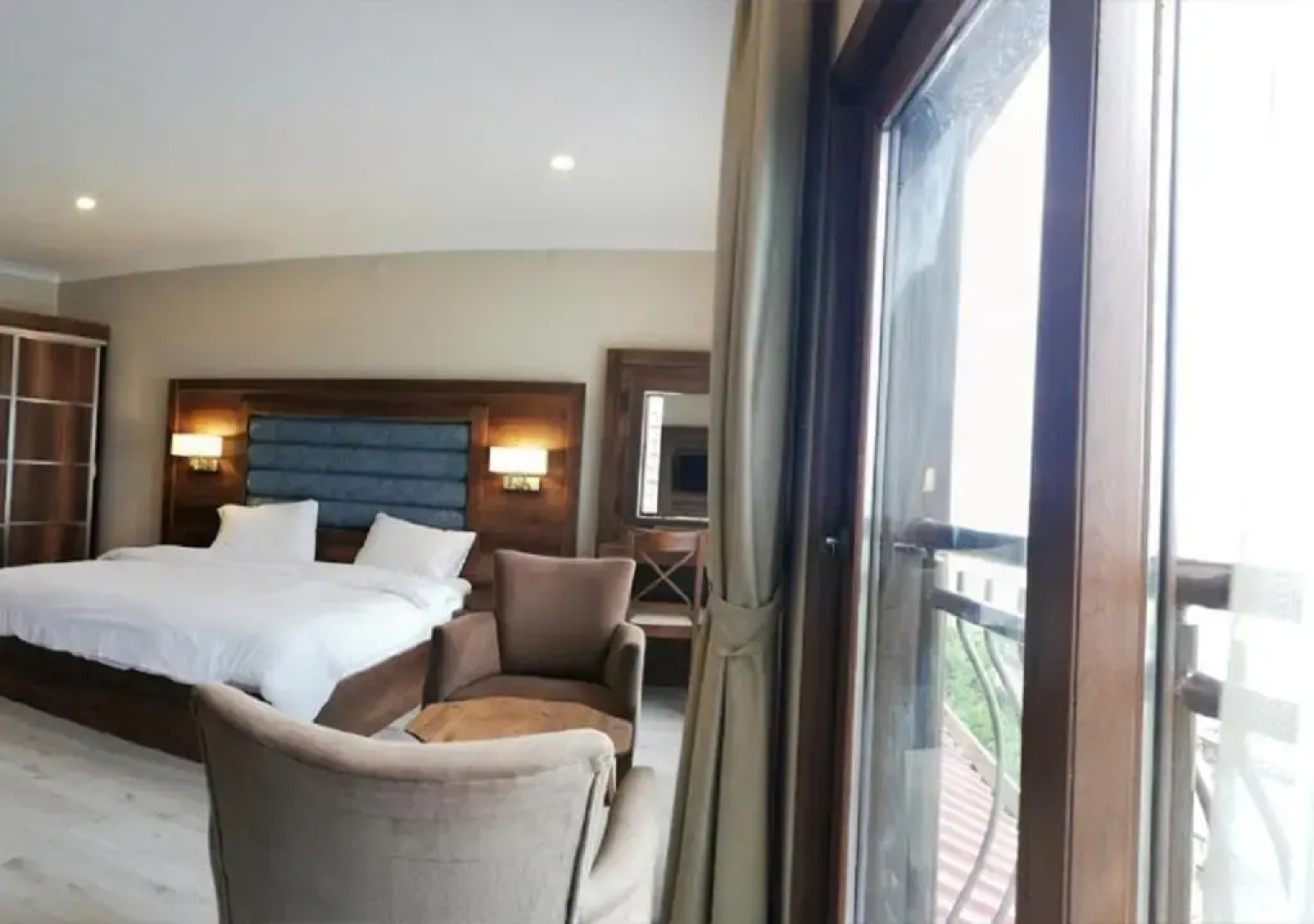 Şelale Otel