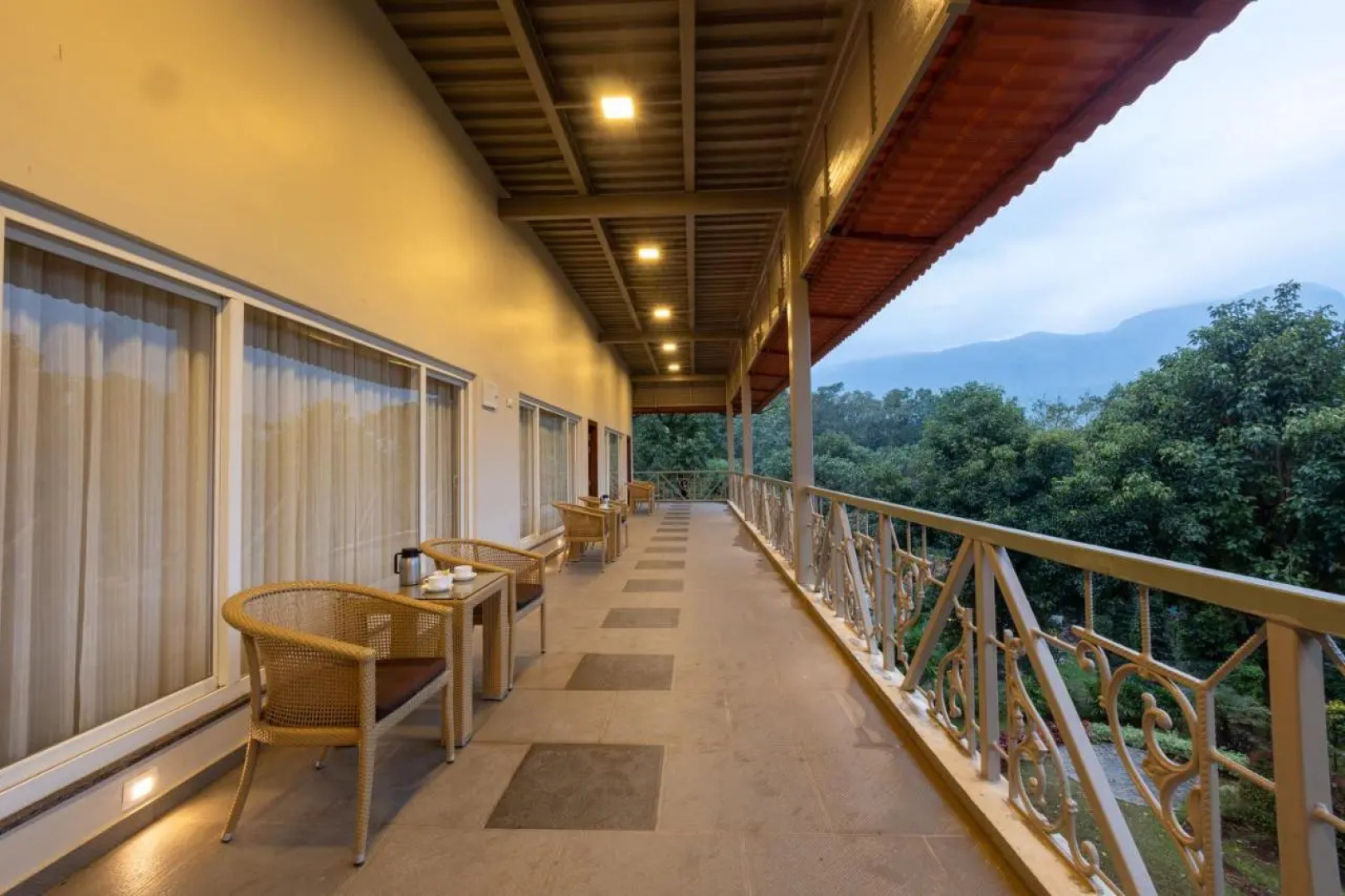 Honey Dewz Exotica Hotel & Resort