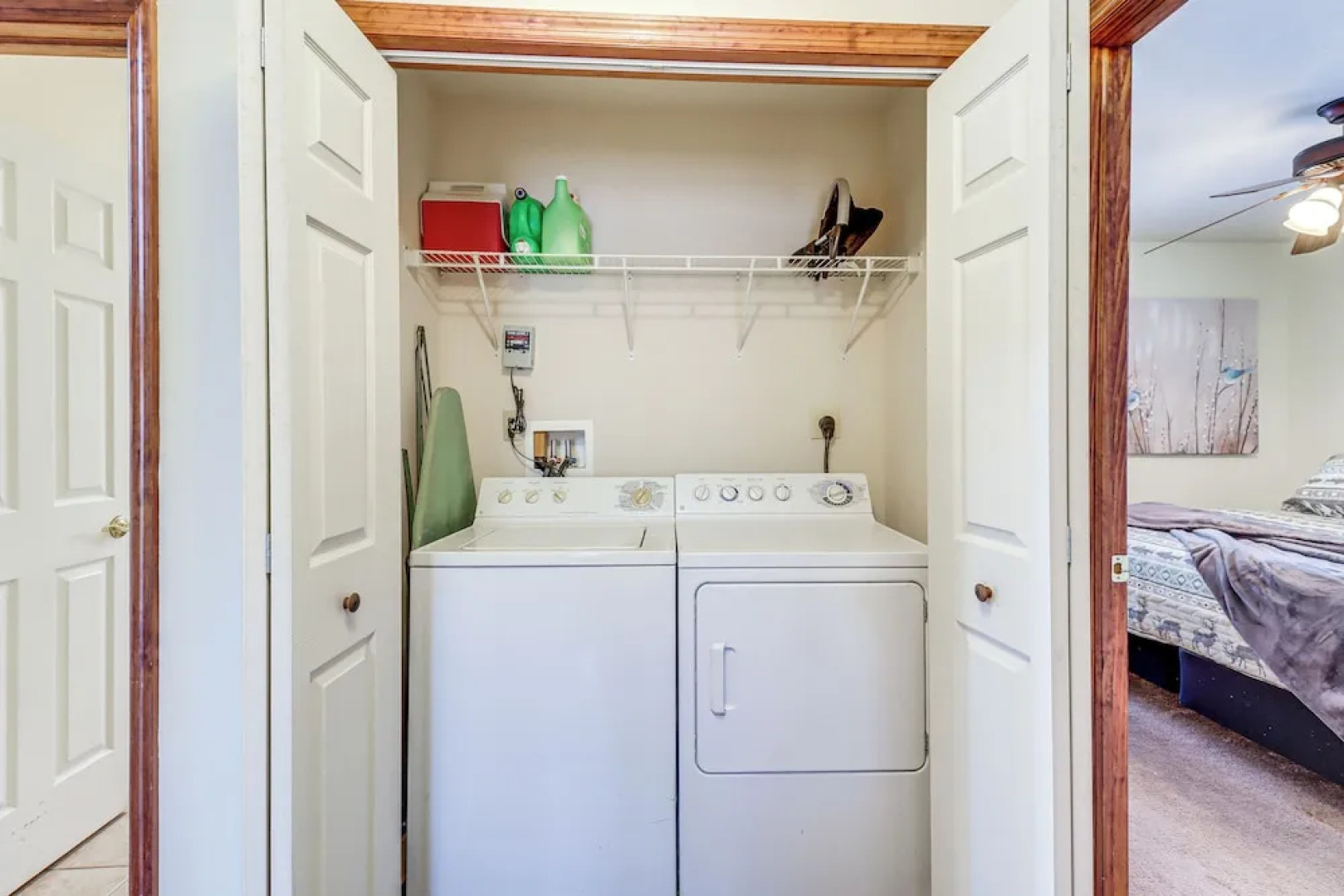 Serene Poconos Cabin w/ Hot Tub & Beach Access!