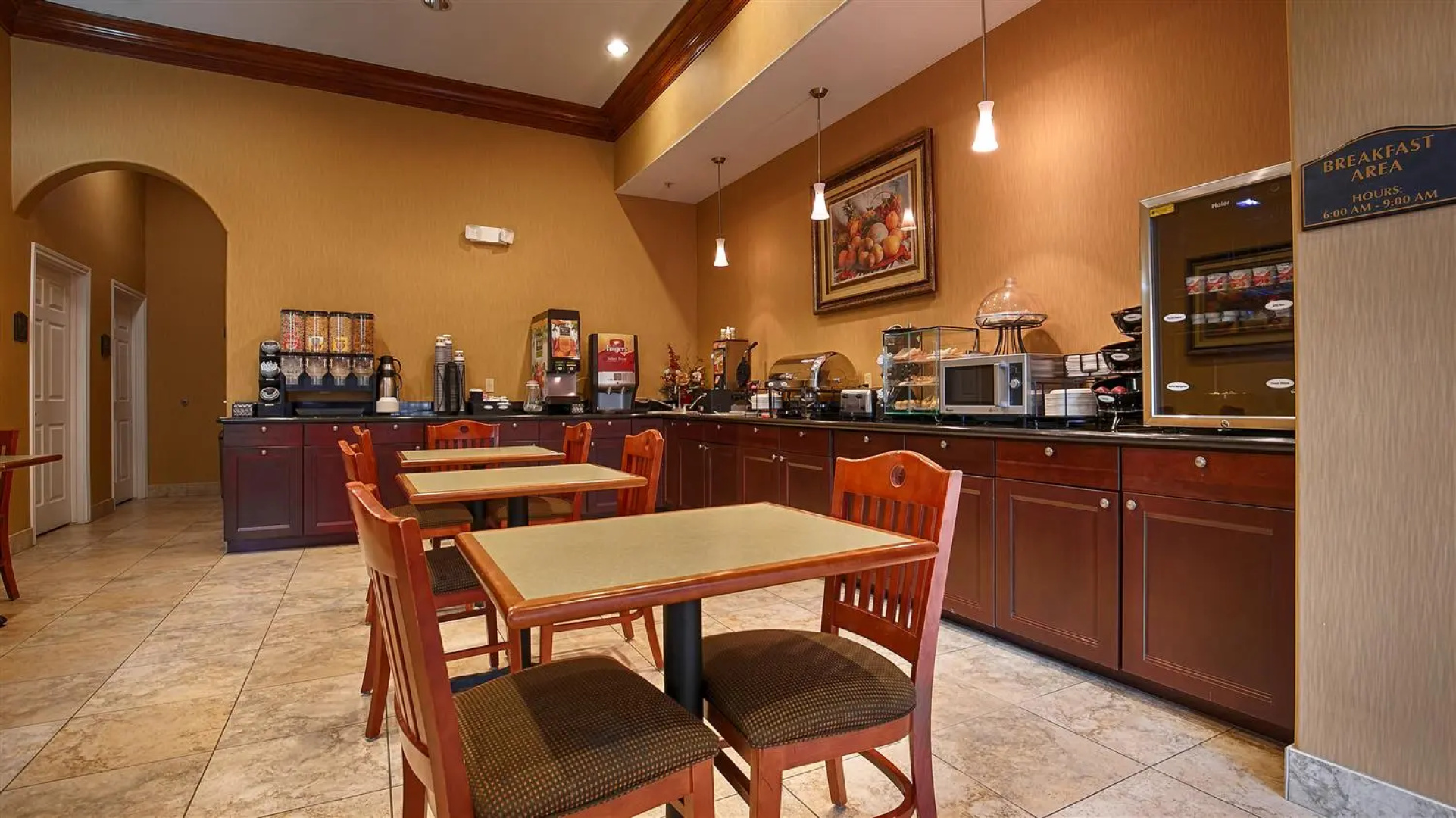Best Western Plus New Caney Inn Suites