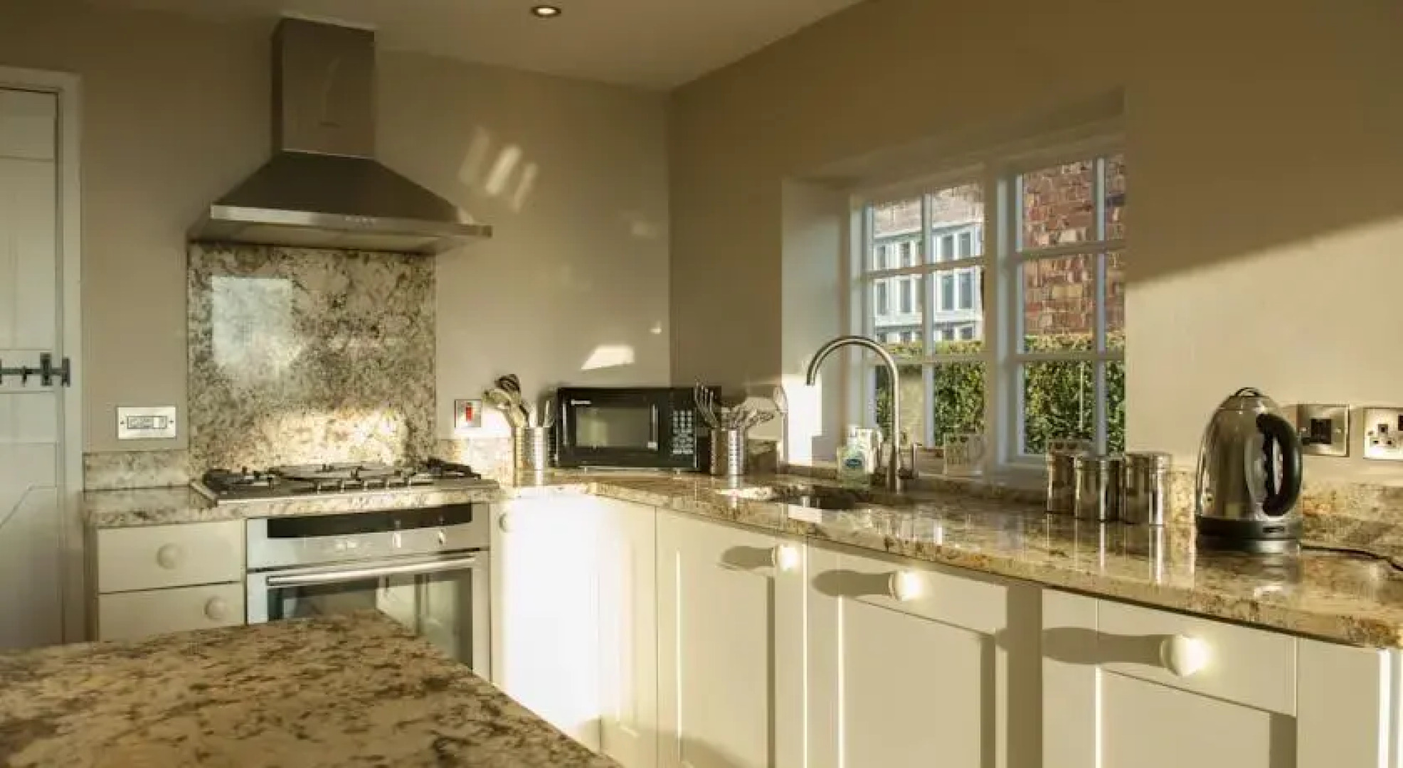 Duncot Bed and Breakfast — Women Only (только для женщин)