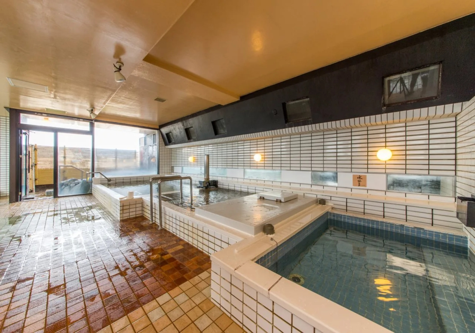 Apa Hotel Komatsu Grand